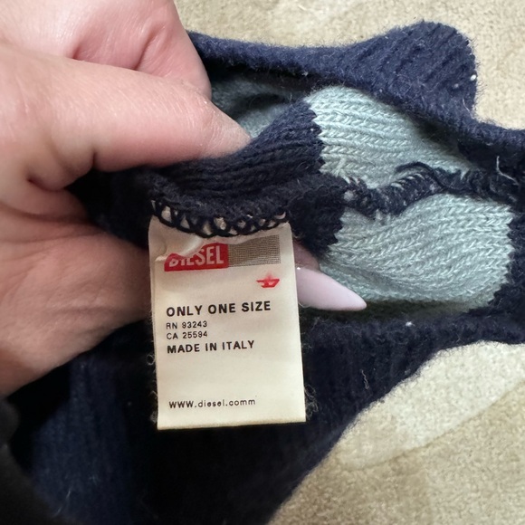 Diesel Toque/Beanie - Picture 2 of 3